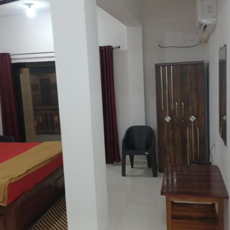 ארמבול Prakash Holiday Inn מראה חיצוני תמונה