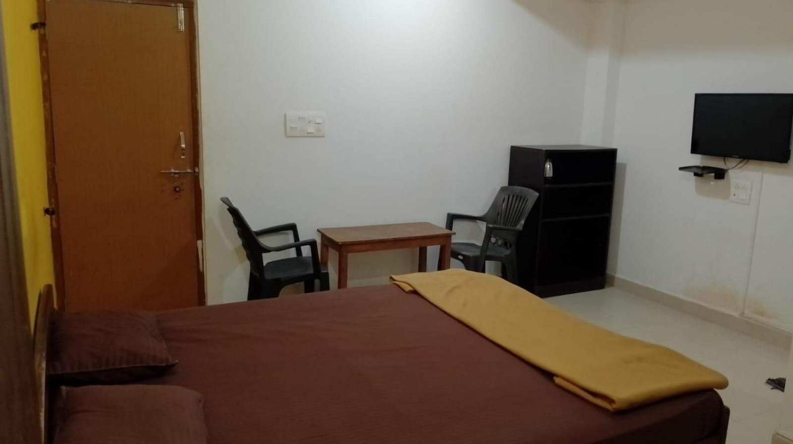 ארמבול Prakash Holiday Inn מראה חיצוני תמונה